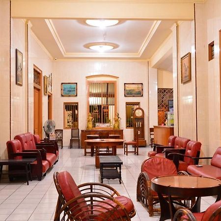 Hotel Paviljoen Surabaya Luaran gambar