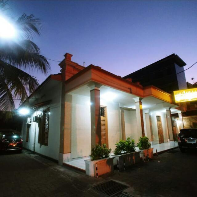 Hotel Paviljoen Surabaya Luaran gambar