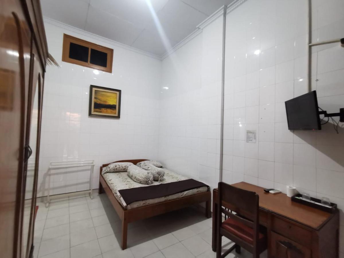 Hotel Paviljoen Surabaya Luaran gambar
